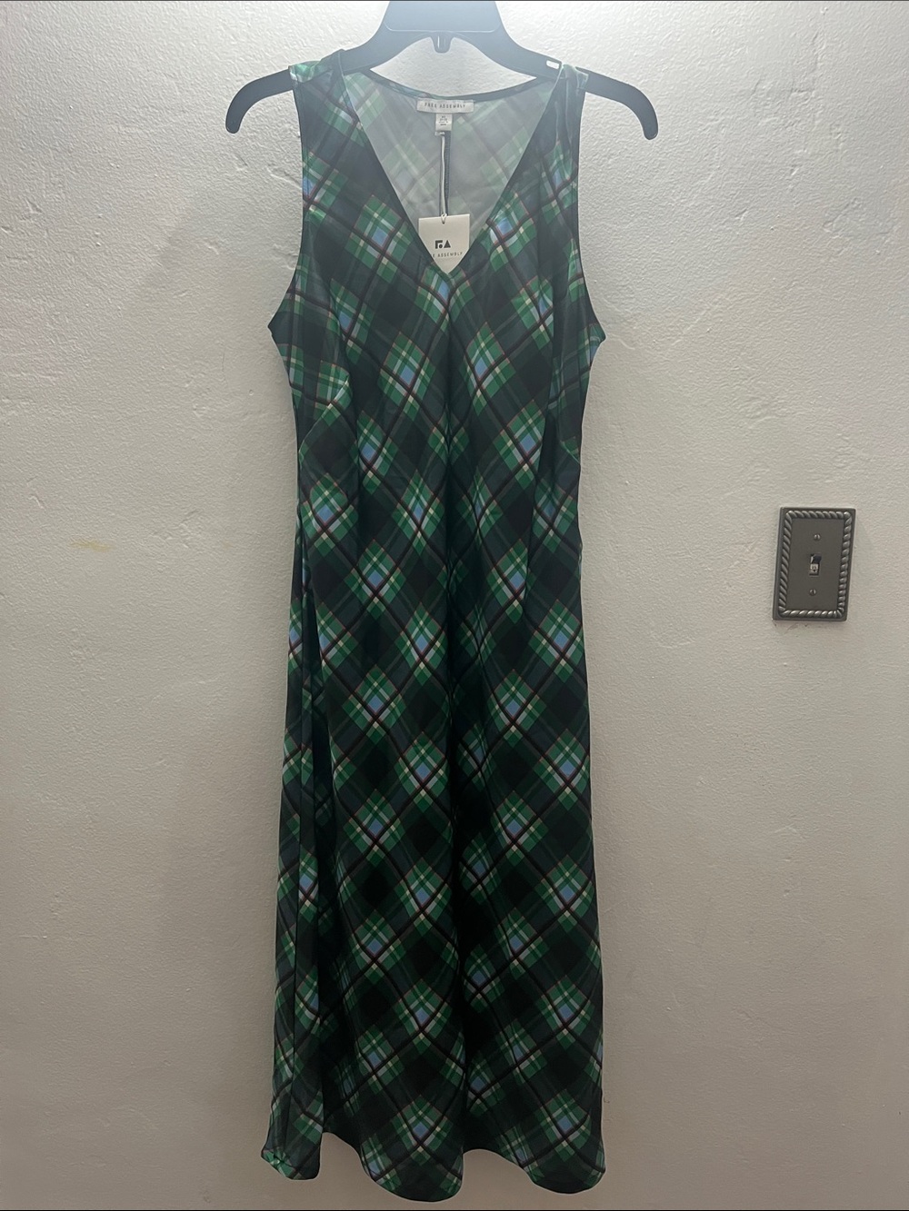 Sleeveless Green Plaid V-Neck Maxi Dress